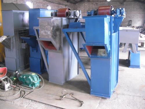 TD皮帶斗式提升機(jī)照片 TD皮帶斗式提升機(jī)照片