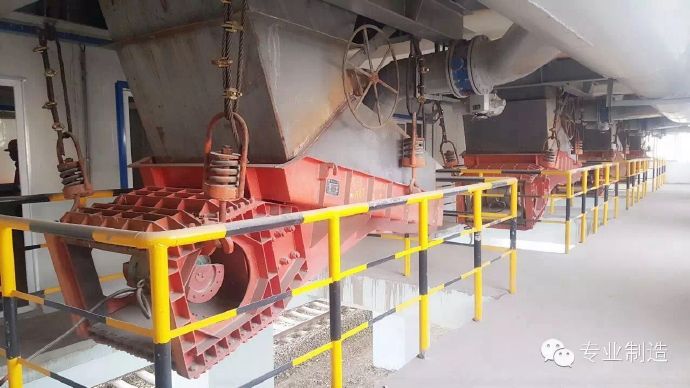 雙質(zhì)體振動給料機吊裝式 雙質(zhì)體振動給料機吊裝式