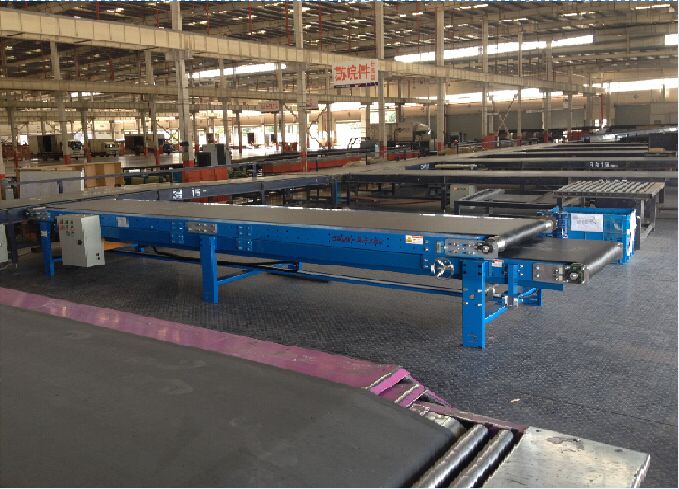 伸縮皮帶機應(yīng)用現(xiàn)場 伸縮皮帶機應(yīng)用現(xiàn)場