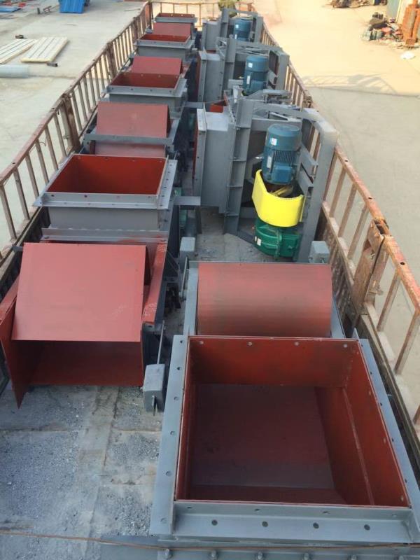 多臺(tái)往復(fù)式給煤機(jī)發(fā)貨裝車 多臺(tái)往復(fù)式給煤機(jī)發(fā)貨裝車