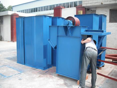 皮帶提升機(jī)現(xiàn)場(chǎng)展示 皮帶提升機(jī)現(xiàn)場(chǎng)展示