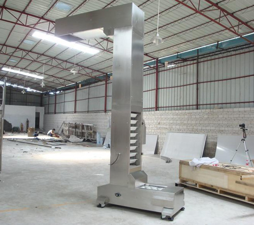 奧創(chuàng)Z型翻斗提升機(jī)展示