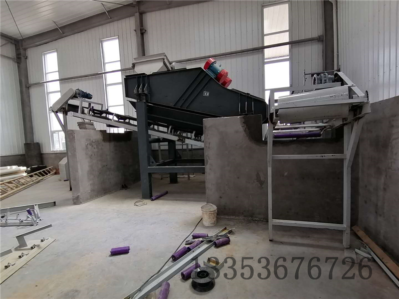 垃圾處理線篩分輸送設備安裝現(xiàn)場3