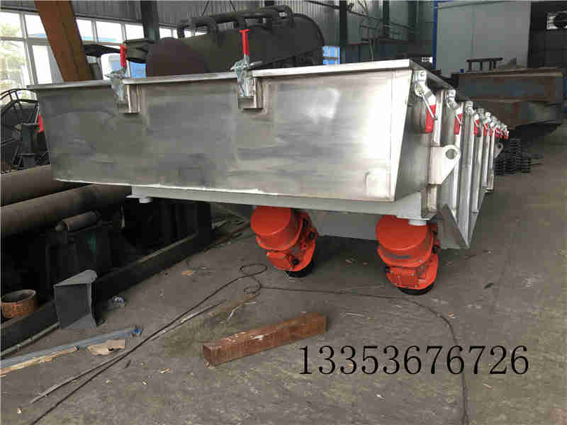 直線(xiàn)振動(dòng)篩振動(dòng)電機(jī)的安裝位置及振動(dòng)甩塊的轉(zhuǎn)向？