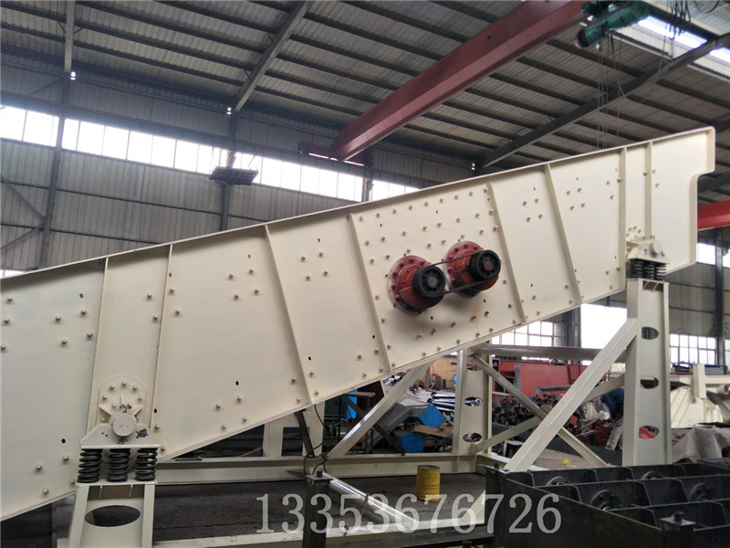 重型礦用圓振動(dòng)篩1 重型礦用圓振動(dòng)篩1