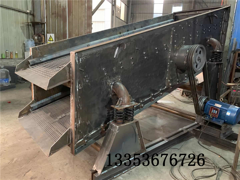 石料振動(dòng)篩分機(jī)喂料不勻稱會(huì)造成哪些原因？1