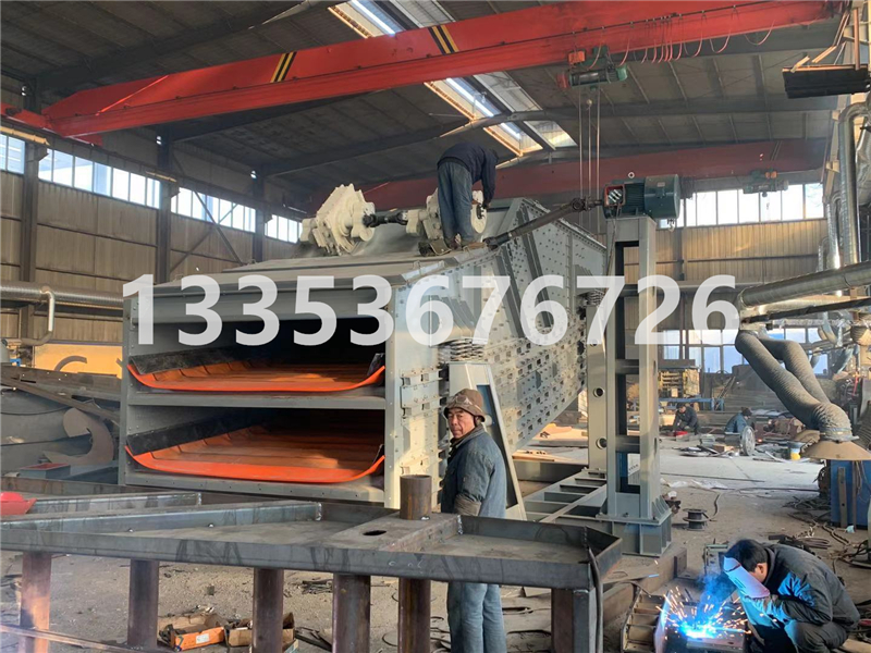 鵬威弛張沸騰篩針對粘料濕料的篩分有什么突出表現？